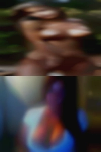 Pressed naked women the wrong button.